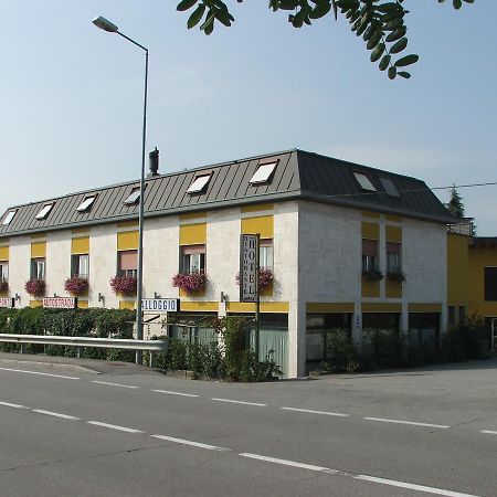 Hotel Ponte Autostrada Серіате Екстер'єр фото