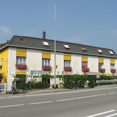 Hotel Ponte Autostrada Серіате Екстер'єр фото