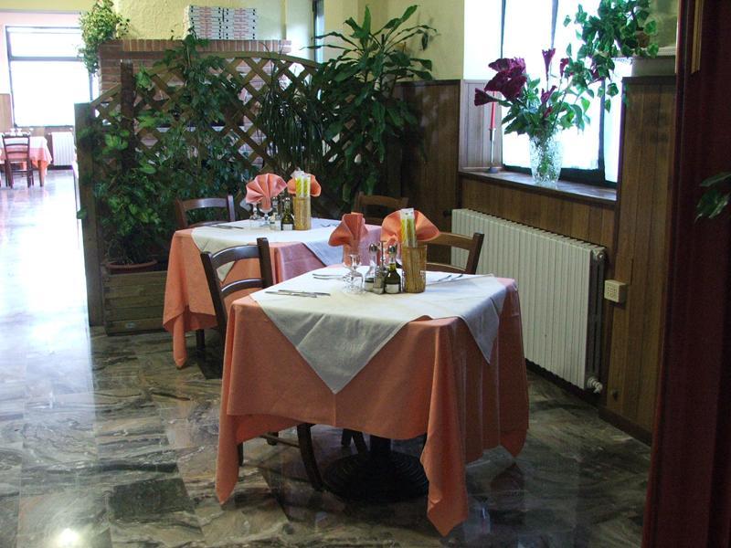 Hotel Ponte Autostrada Серіате Екстер'єр фото