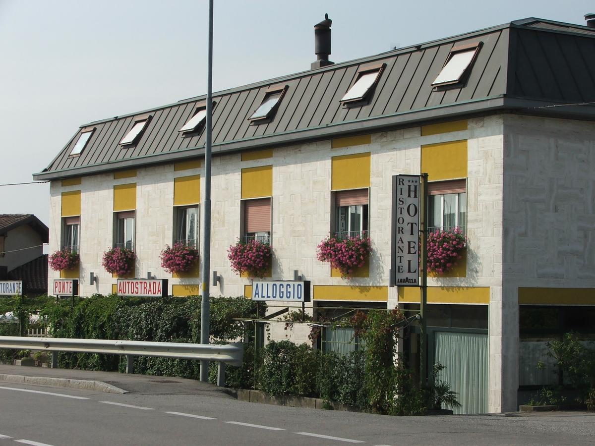 Hotel Ponte Autostrada Серіате Екстер'єр фото