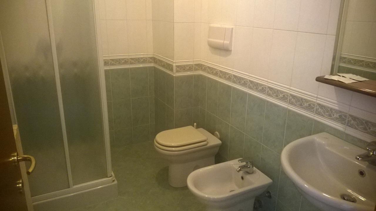 Hotel Ponte Autostrada Серіате Екстер'єр фото