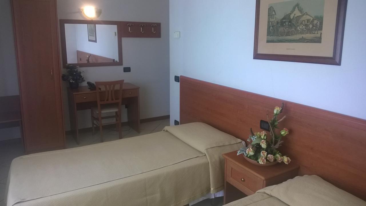 Hotel Ponte Autostrada Серіате Екстер'єр фото