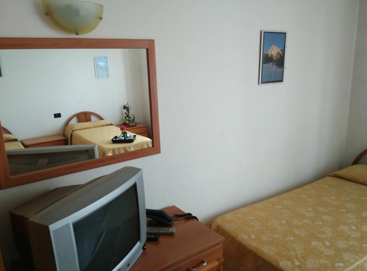 Hotel Ponte Autostrada Серіате Екстер'єр фото